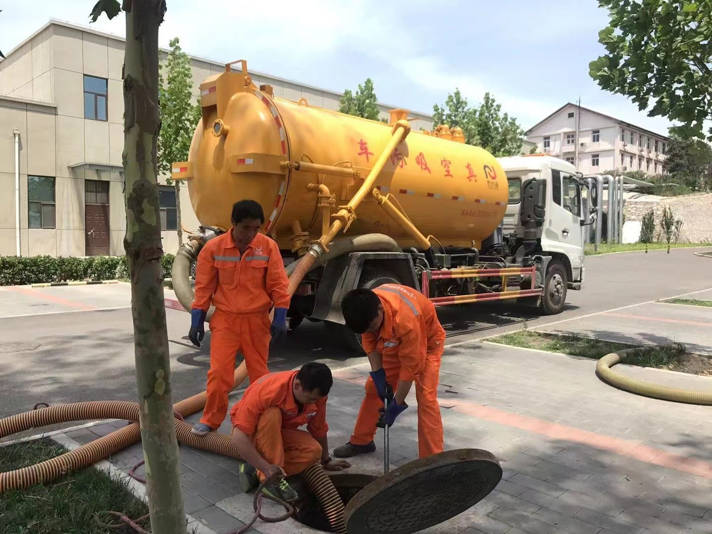 江南化粪池清理与5-8吨吸粪车施工效率分析